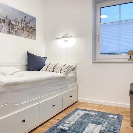 Exklusive Neubauwohnung Mit Grosszugiger Sonnenterrasse Und 2 Separaten Schlafzimmern, Bad Und Gaste Wc * Timmendorfer Strand